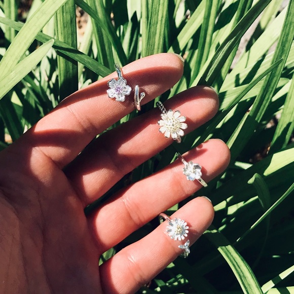 Cute Ring Set Silver Boho Midi Flower Stack Rings - Picture 3 of 8